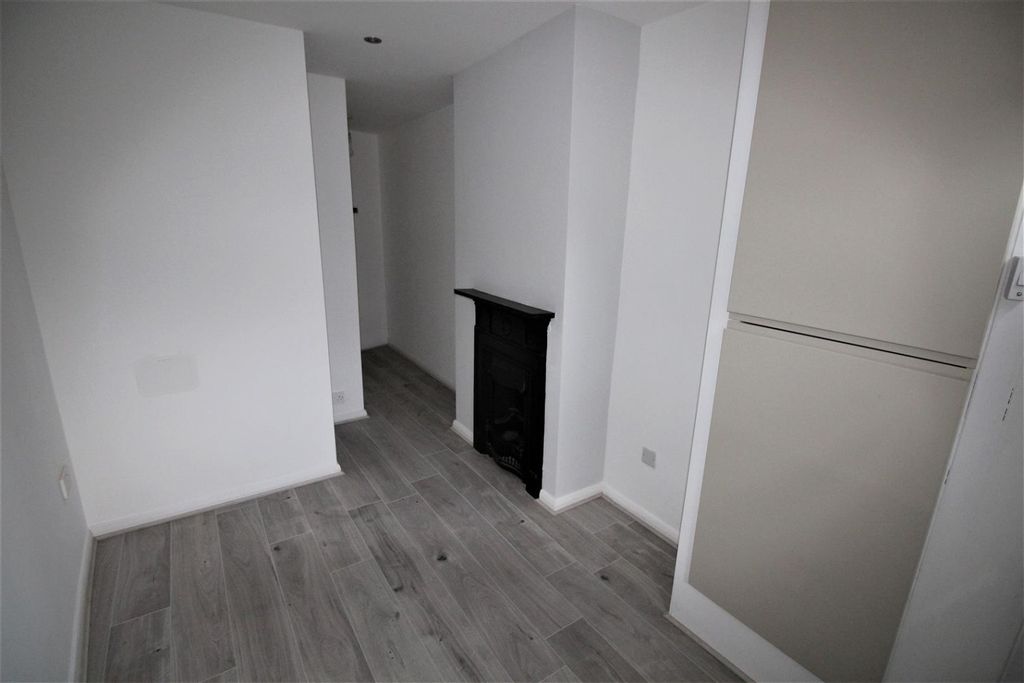 Property photo 2 of 6 4278412