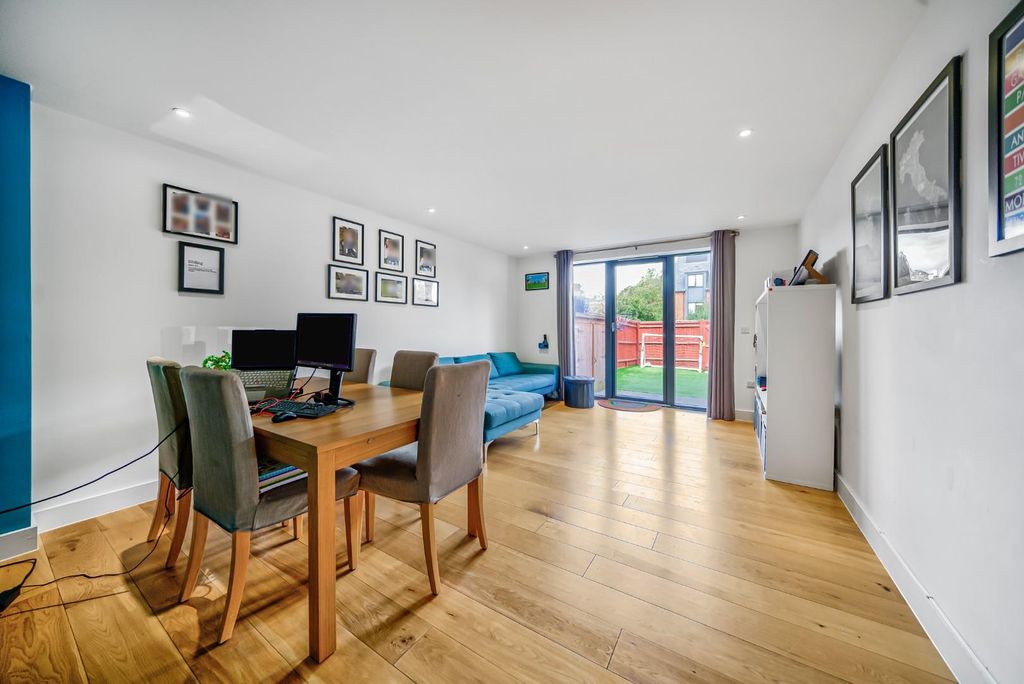 Property photo 2 of 17 72_Station_Road-1.Jpg