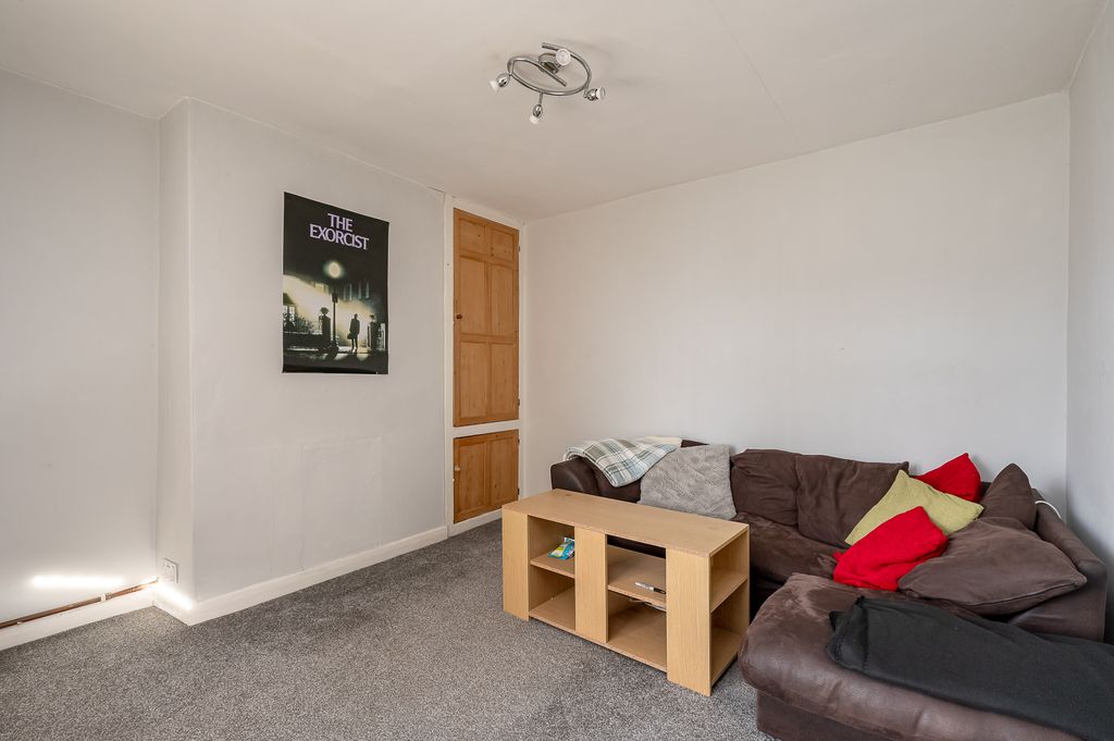 Property photo 3 of 14 102Clifton4