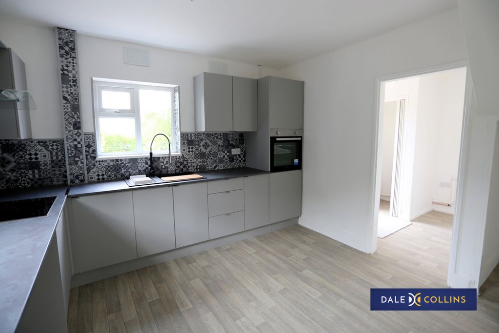 Property photo 3 of 14 Photo 4