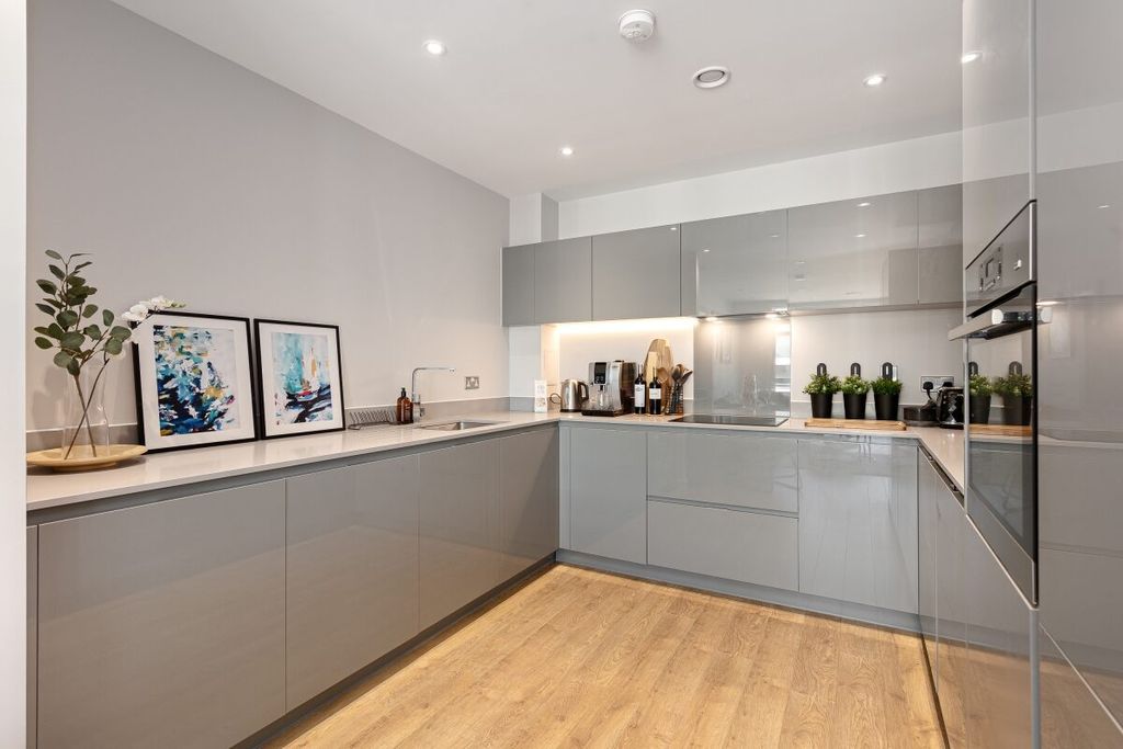 Property photo 3 of 12 094A8658