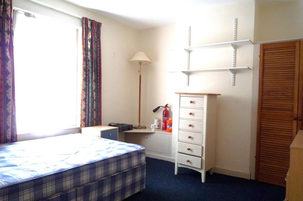 Property photo 2 of 3