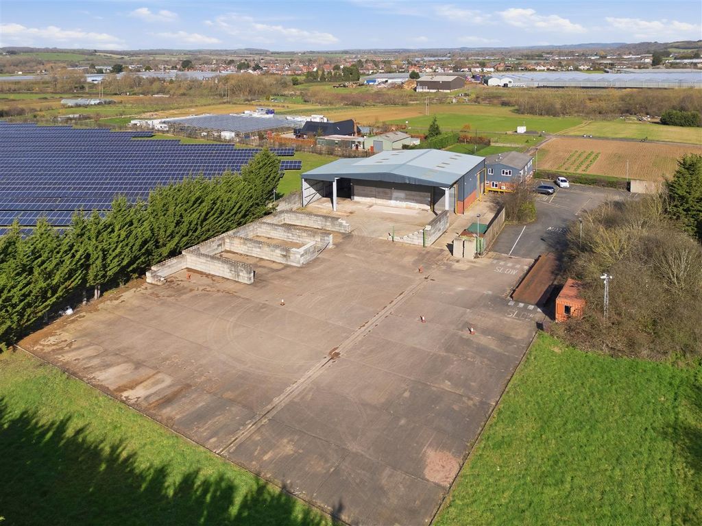 Property photo 2 of 18 Offenham Road 2171-9.Jpg