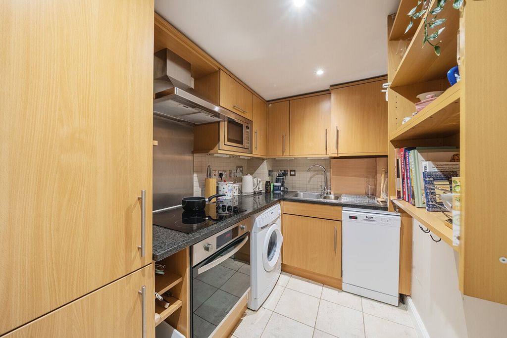 Property photo 2 of 11 Picture No. 16