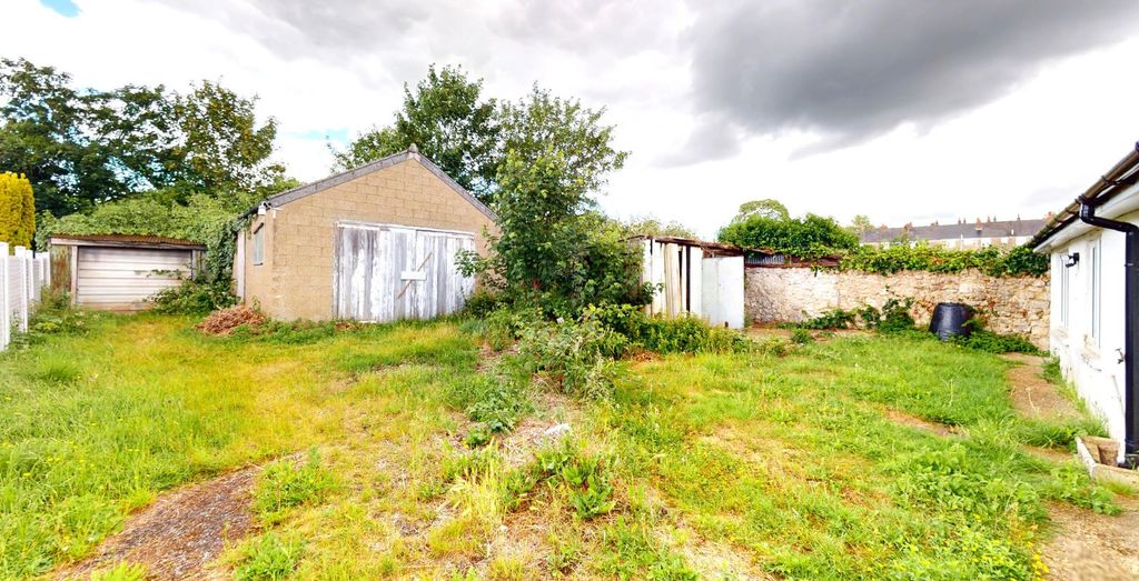 Property photo 2 of 11