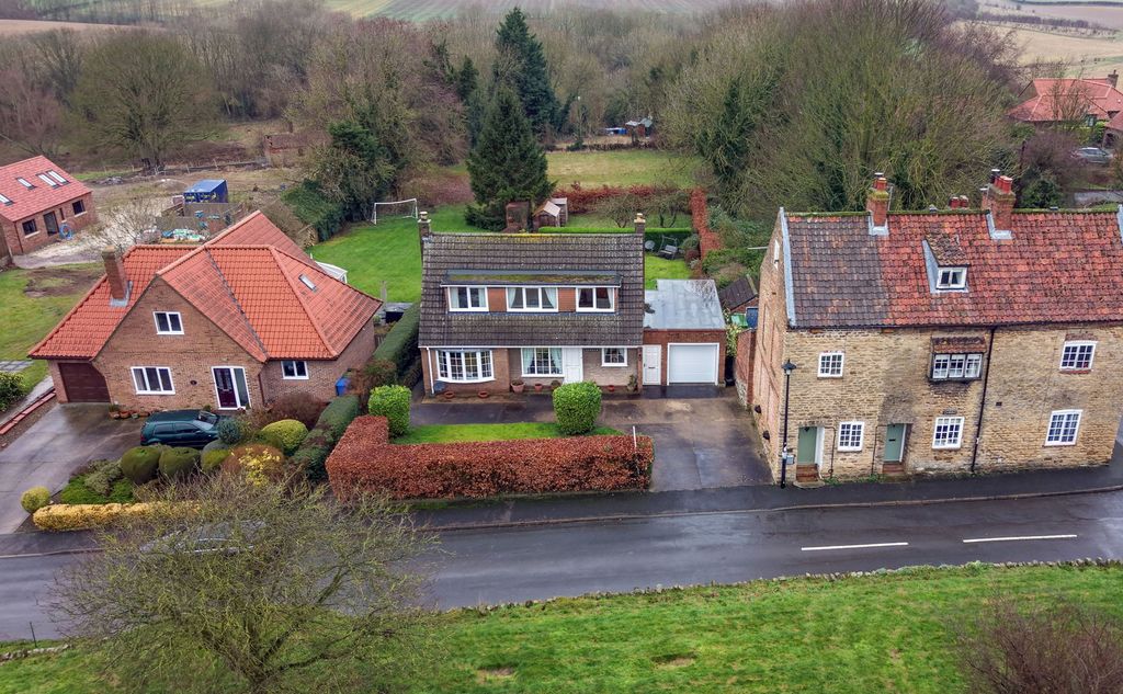 Property photo 3 of 33