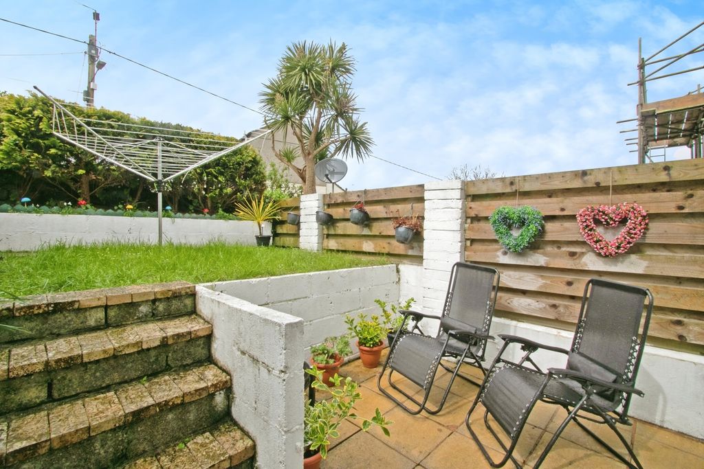 Property photo 2 of 17 Photo