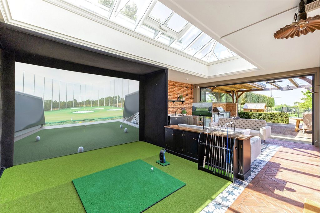 Additional image 14 of 6 bed detached house for saleChurch Gate, High Street, Edlesborough, Buckinghamshire LU6