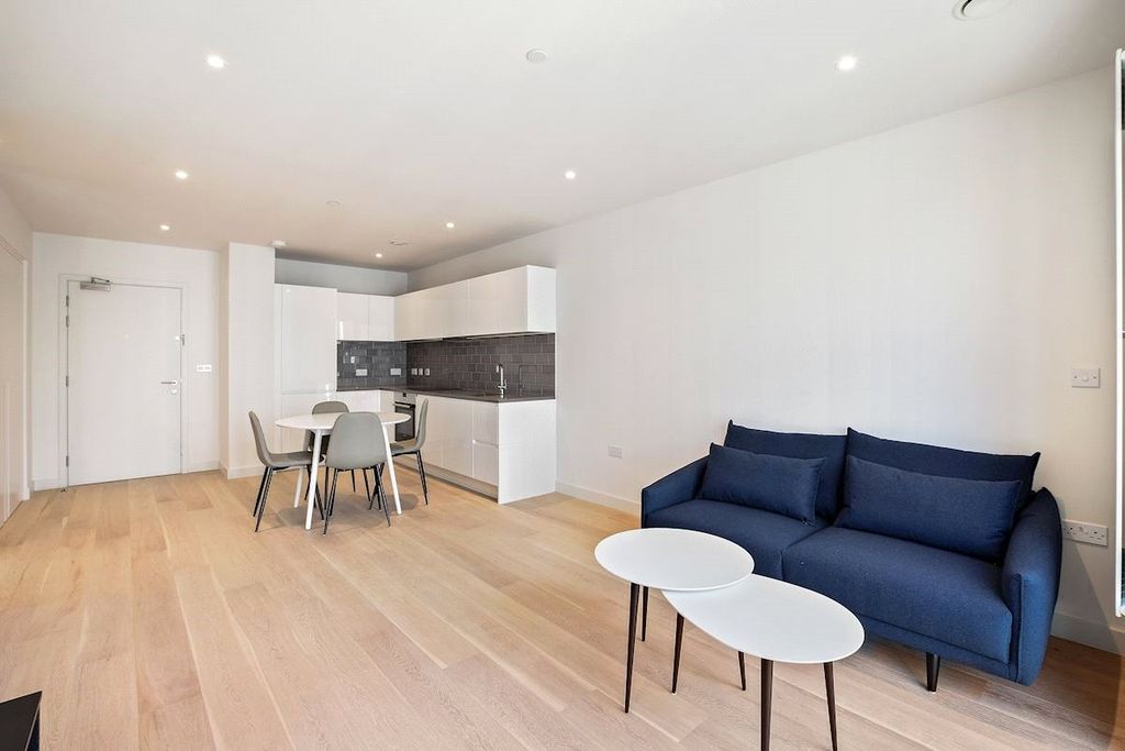 Property photo 3 of 18 Picture No. 24