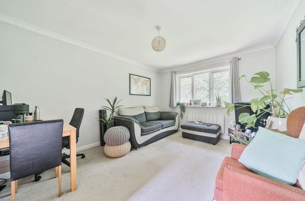 Property photo 2 of 11 1312083-6-68518B6...