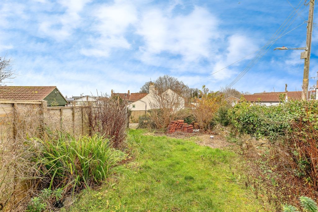 Property photo 2 of 18