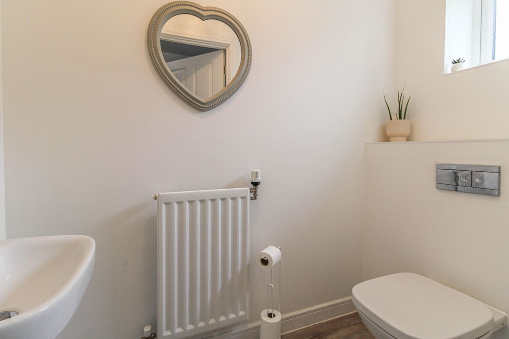Property photo 3 of 13 WC