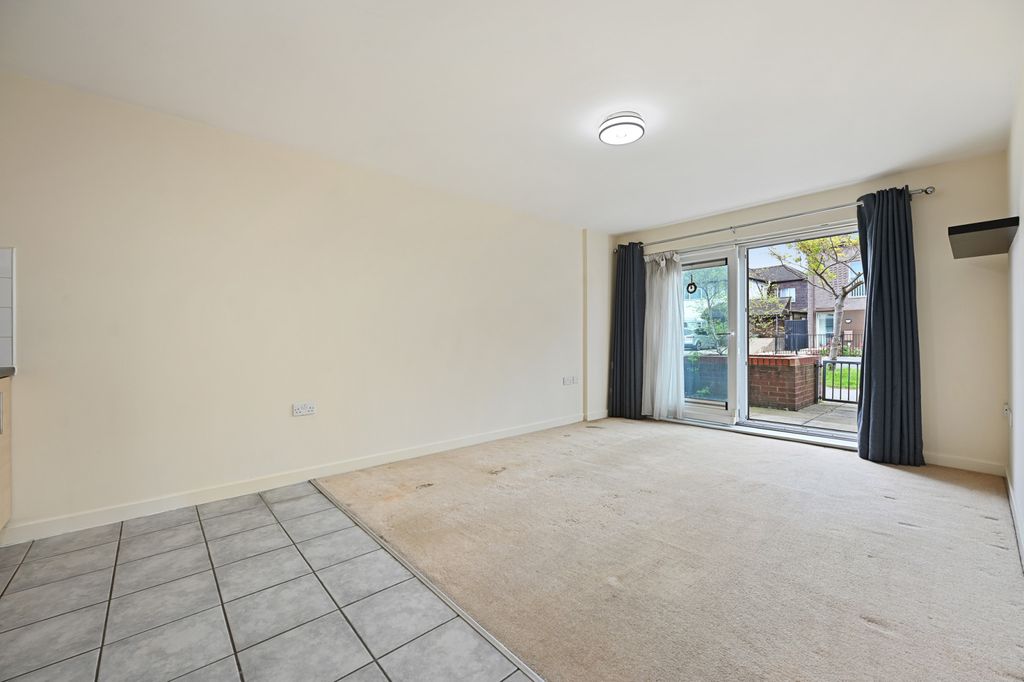 Property photo 2 of 9 Gallery