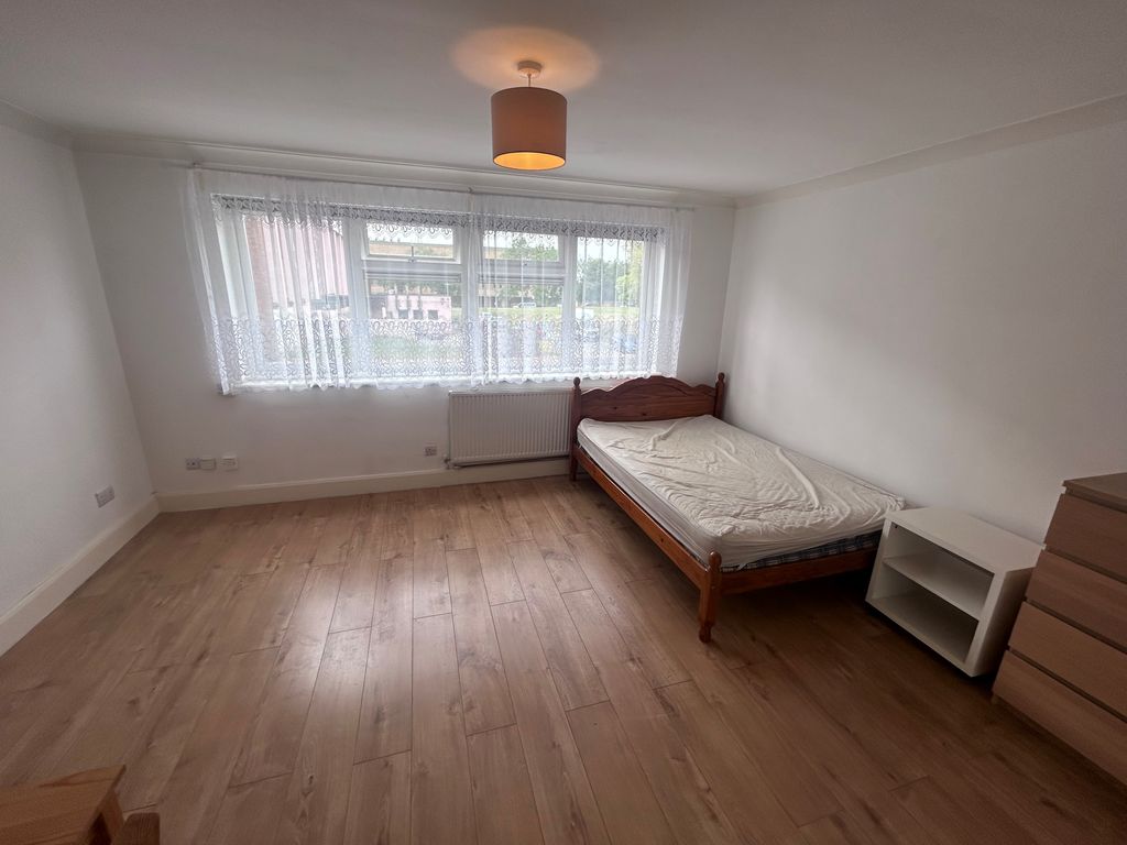 Property photo 2 of 4