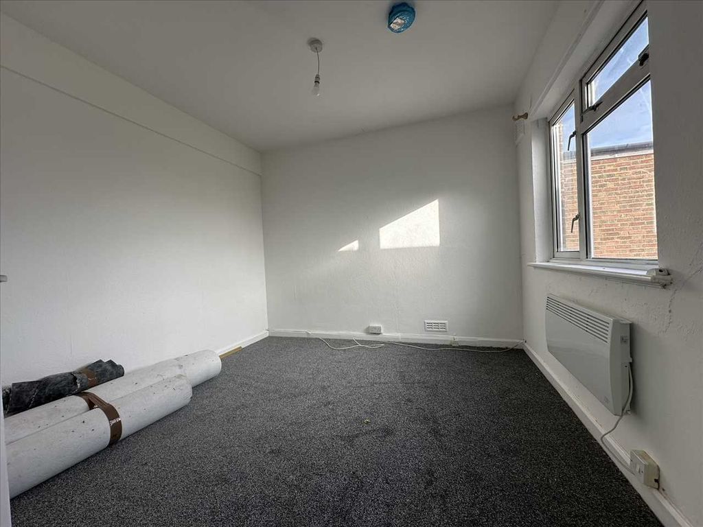 Property photo 2 of 3 Hall