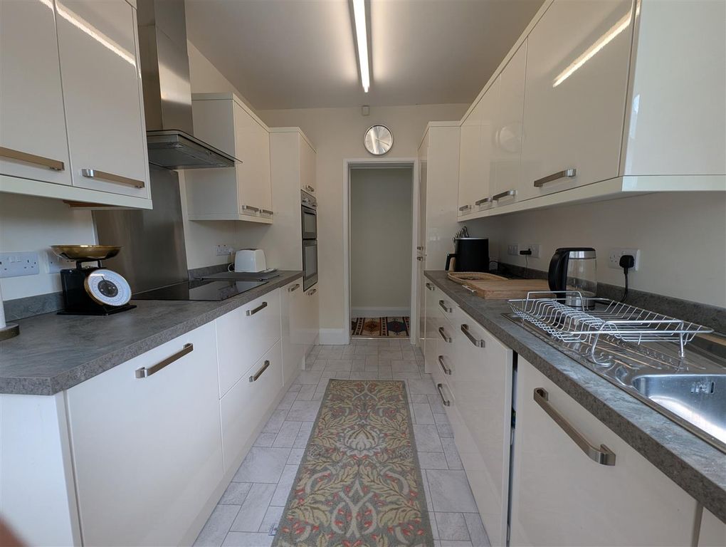Property photo 3 of 15 Kitchen