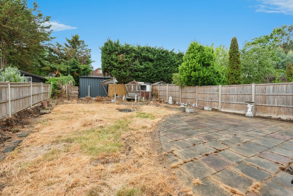 Property photo 3 of 18 Garden