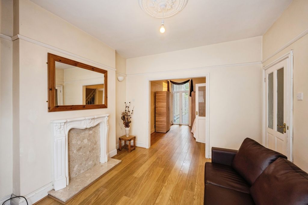 Property photo 3 of 17 Photo