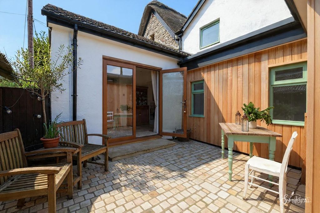 Property photo 3 of 35 Courtyard