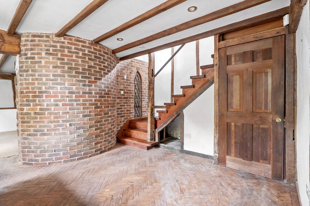 Property photo 3 of 21