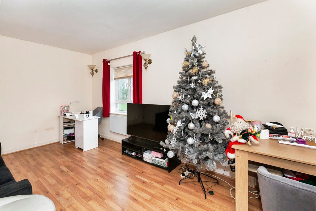 Property photo 3 of 20 Img_1721877_042