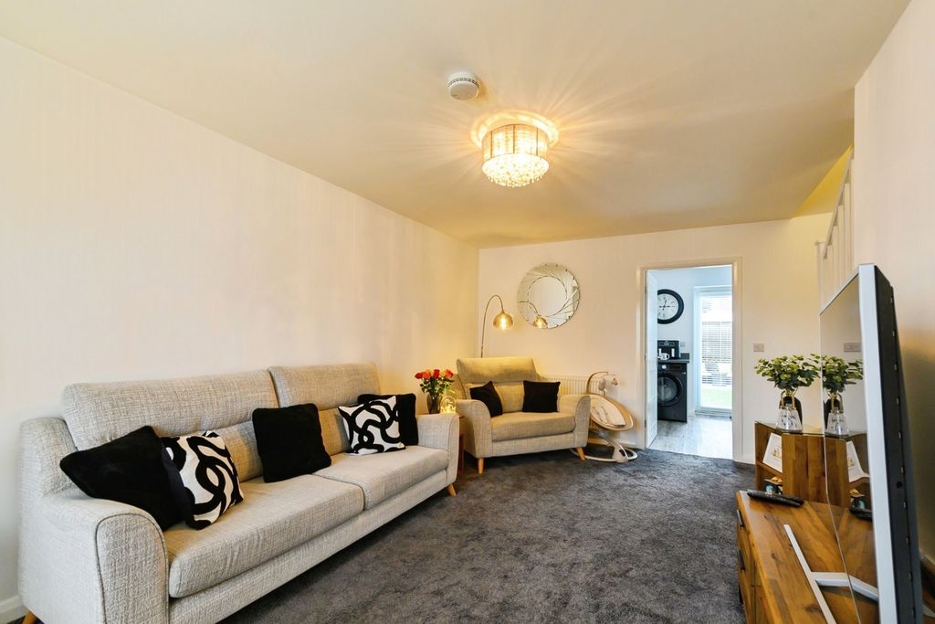 Property photo 3 of 15 Pbox-Img.Jpg