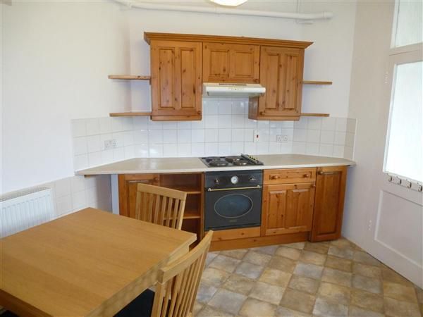 Property photo 3 of 19 Kitchen