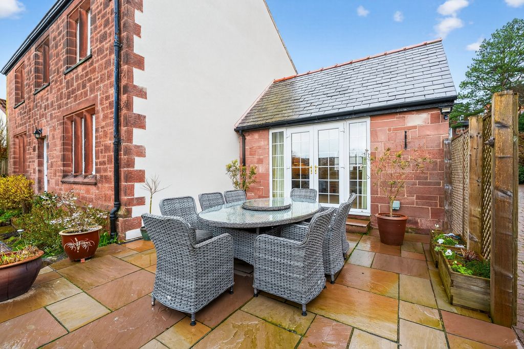 Property photo 2 of 29