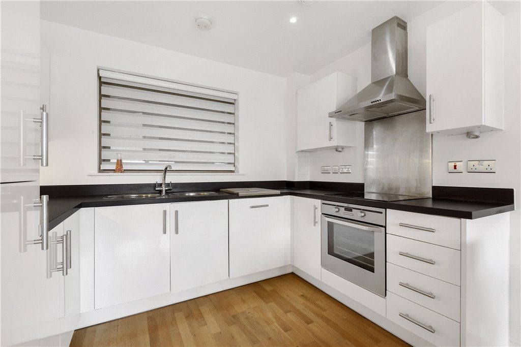 Property photo 3 of 14 Kitchen