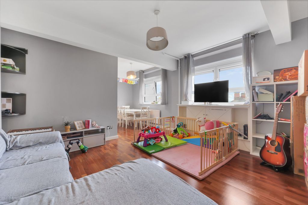 Property photo 2 of 11 Picture No. 03