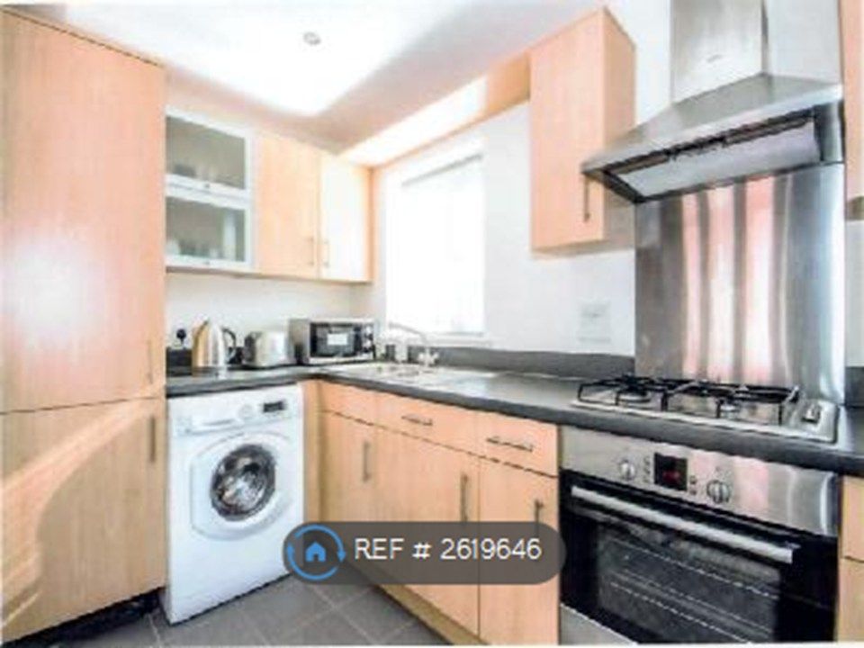 Property photo 3 of 8 Kitchen
