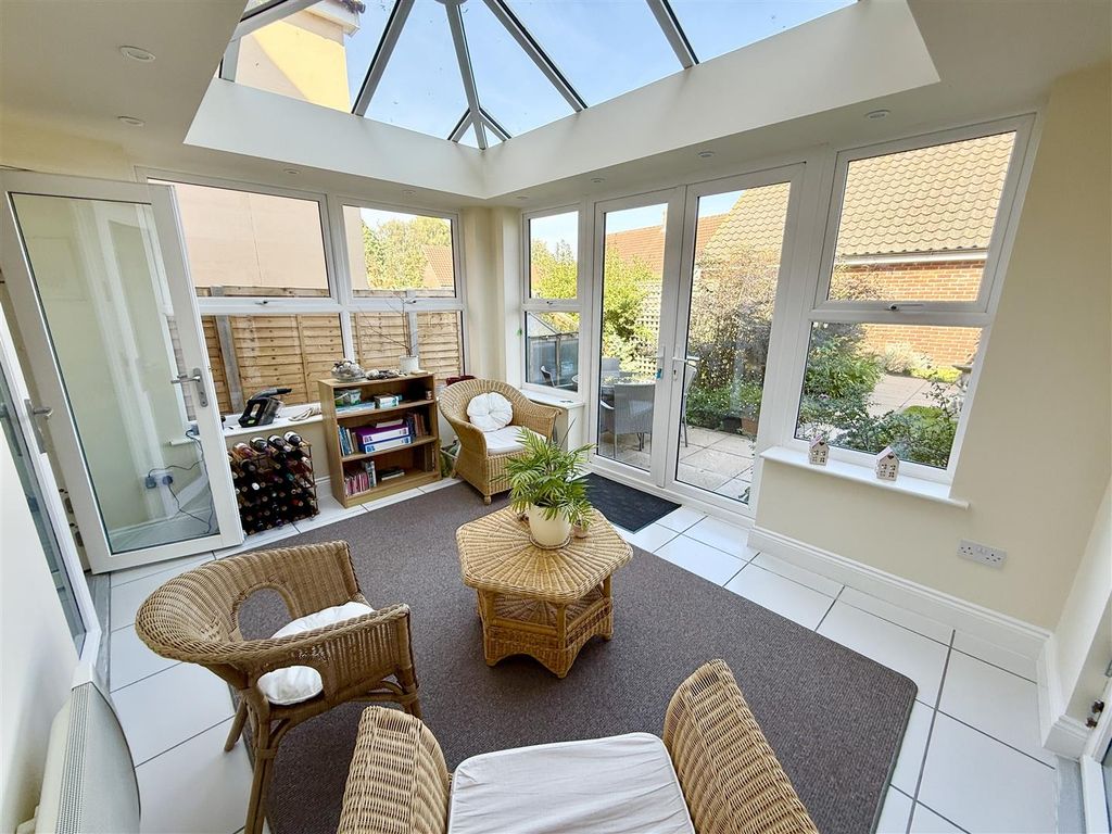 Property photo 2 of 24 Garden Room