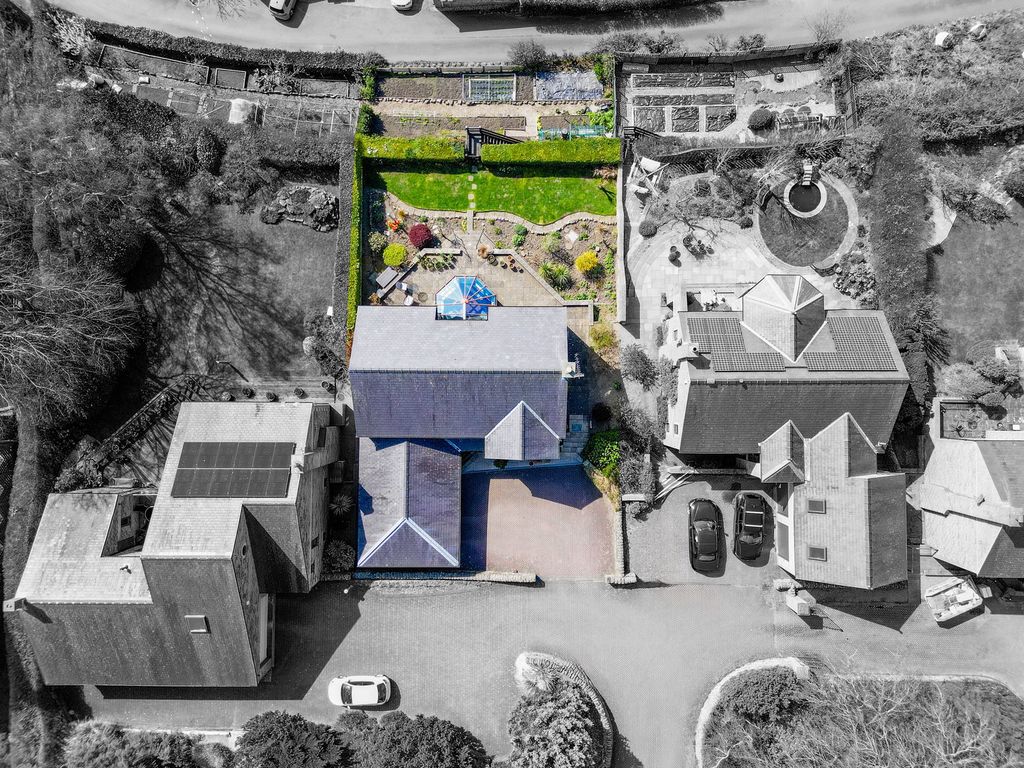 Property photo 2 of 33