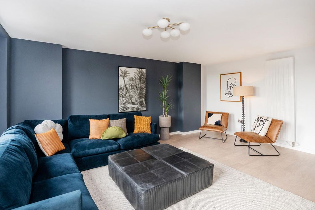 Property photo 1 of 31