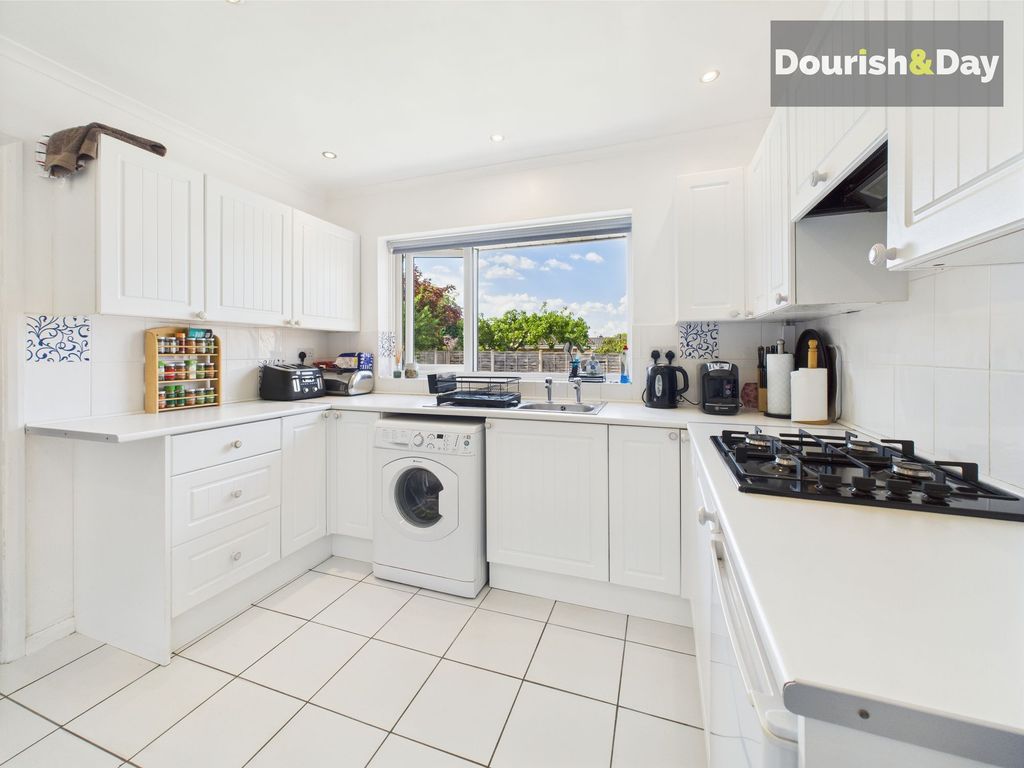Property photo 3 of 13 Kitchen