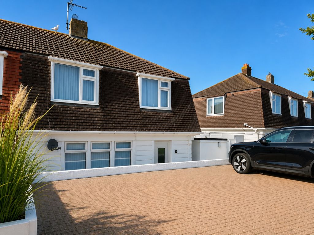 Property photo 1 of 17 26 Boyd