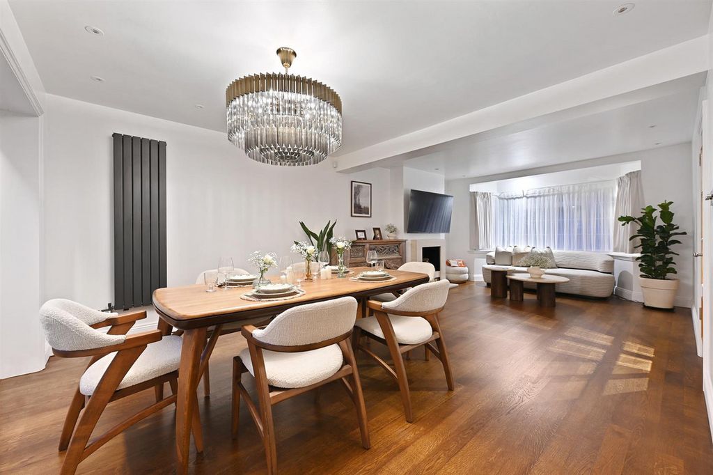 Property photo 2 of 45