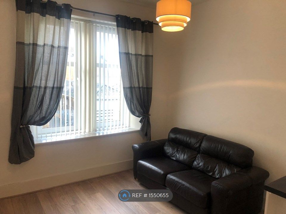 1 bed flat to rent Cardwell Bay