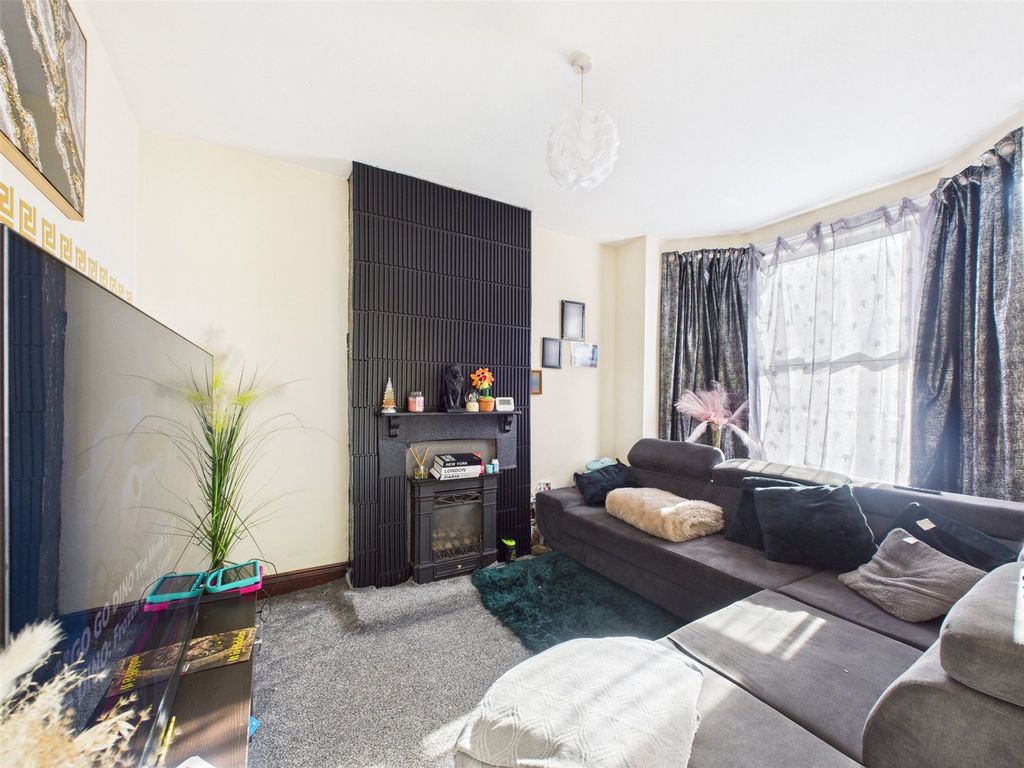 Property photo 2 of 16 Picture No. 30