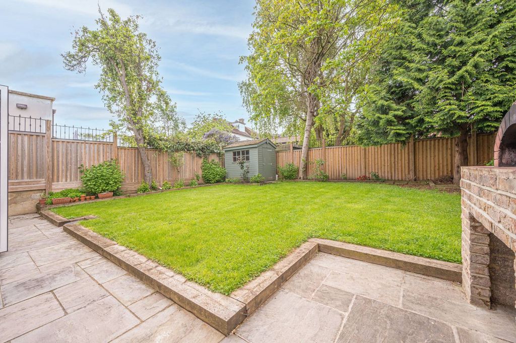 Property photo 3 of 19