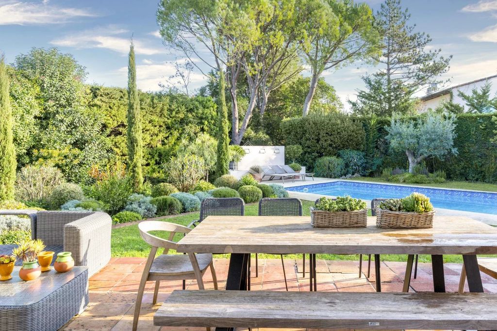 Property photo 3 of 8