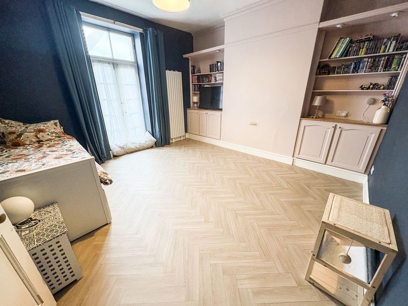 Property photo 3 of 13 Photo 6