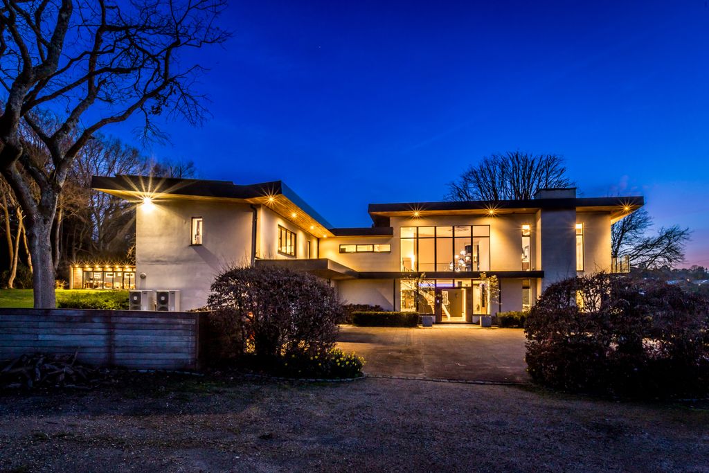 Property photo 2 of 37