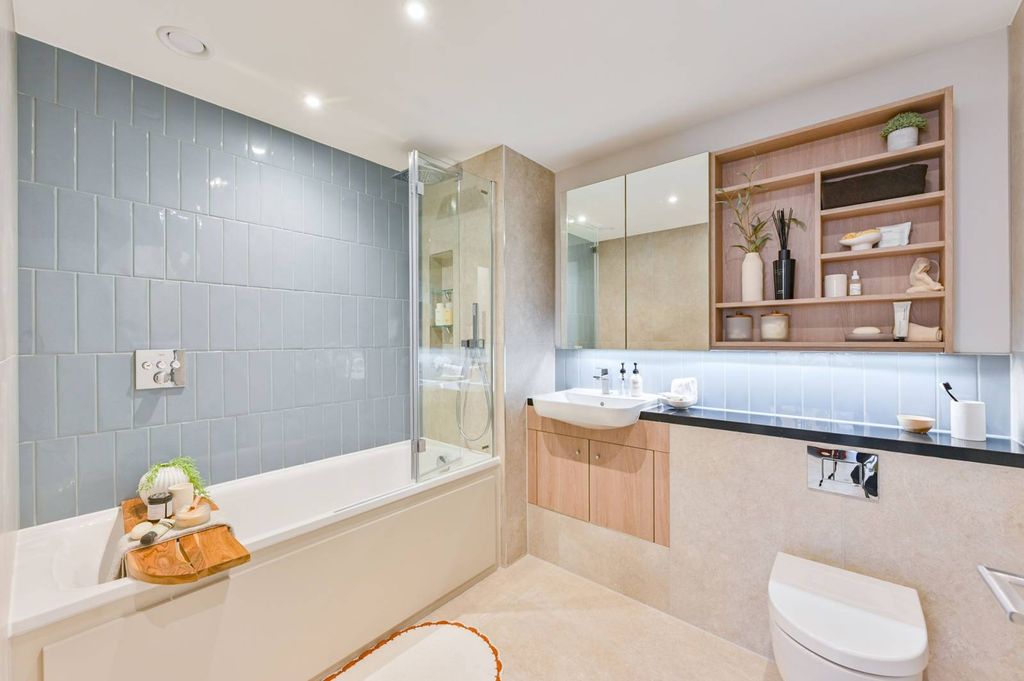 Property photo 2 of 28