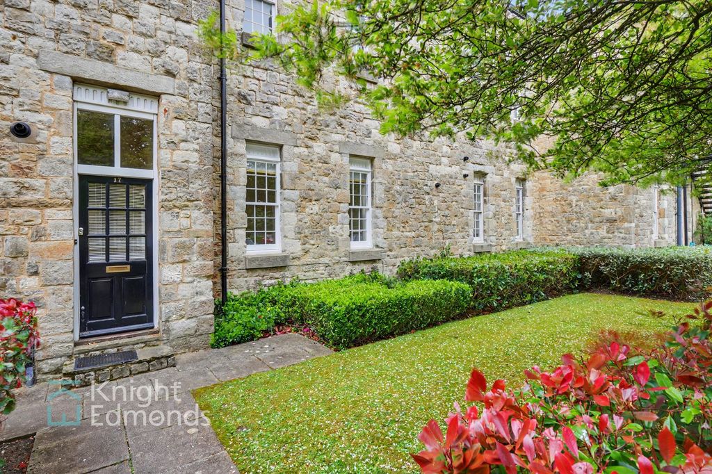 Property photo 1 of 16 Exterior