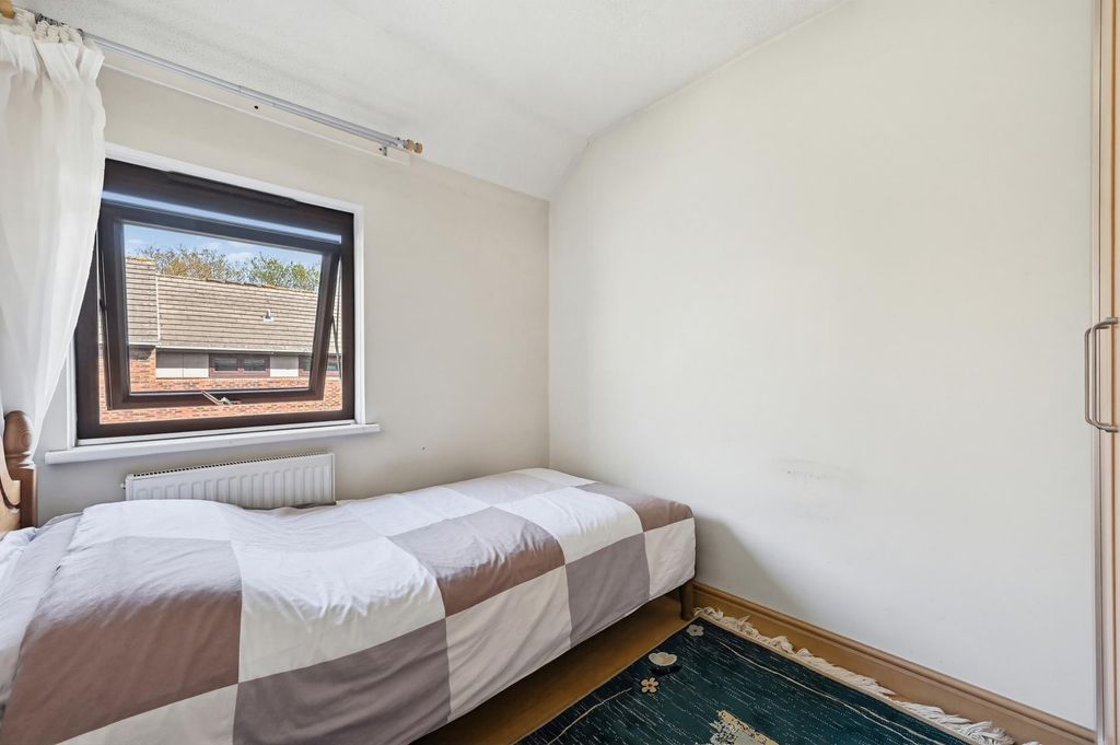 Additional image 8 of 3 bed end terrace house for saleLambert Lodge, Layton Road TW8