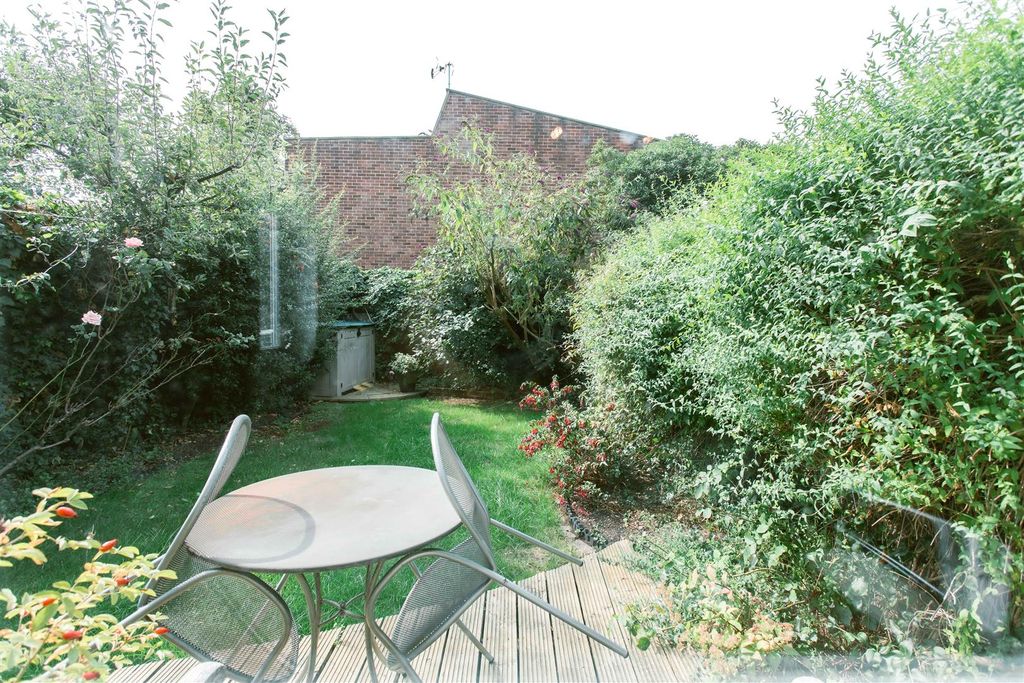 Property photo 3 of 11 Oo_8A Victoria Rd_51.Jpg