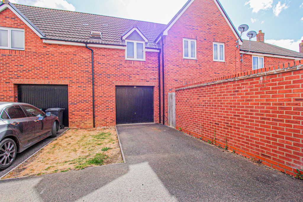 Property photo 3 of 11 Oversized Garage And Off Road Parking
