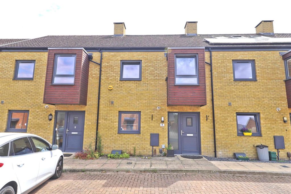 Property photo 1 of 14 External