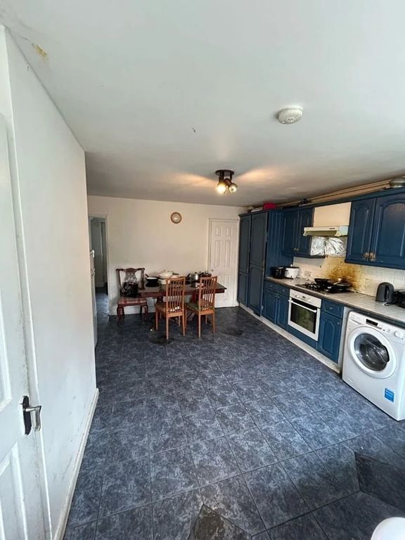 Property photo 2 of 4